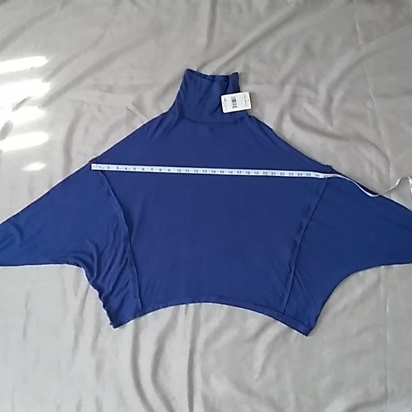 Alameda Pullover Dolman Sleeve Turtleneck Top - Picture 4 of 5